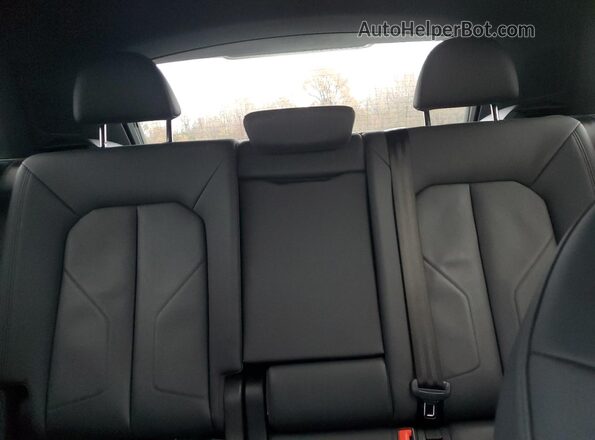 WA1DECF31N1123971 2022 AUDI Q3 Black Widok tylnych siedzeń