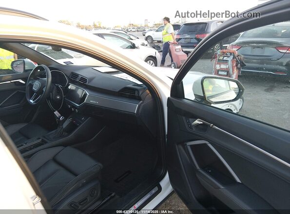 WA1DECF31N1133805 2022 AUDI Q3 Белый Вид салона спереди