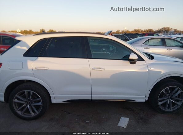 WA1DECF31N1133805 2022 AUDI Q3 Белый Вид задней части салона