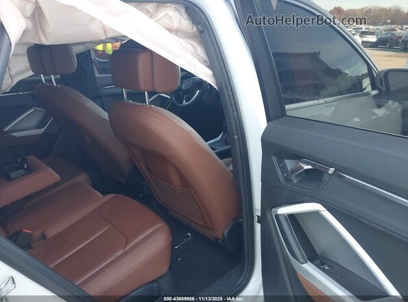 WA1DECF32M1013283 2021 AUDI Q3 White Vista de la etiqueta del VIN
