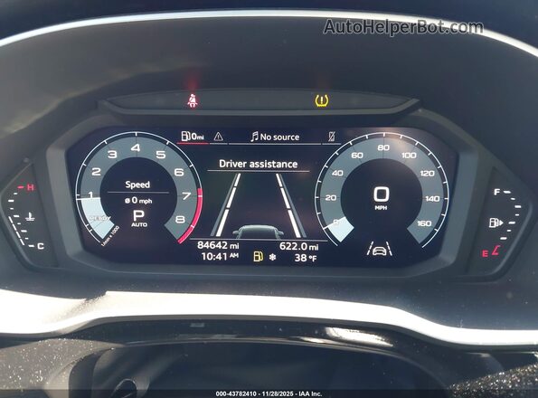 WA1DECF32N1024530 2022 AUDI Q3 White Հետևի նստատեղերի տեսք