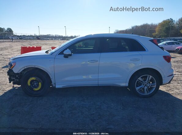 WA1DECF32N1024530 2022 AUDI Q3 White 