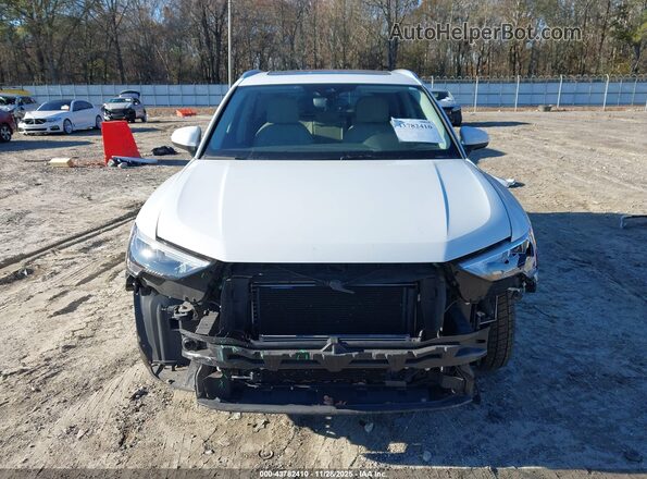 WA1DECF32N1024530 2022 AUDI Q3 White Սալոնի հետևի տեսք