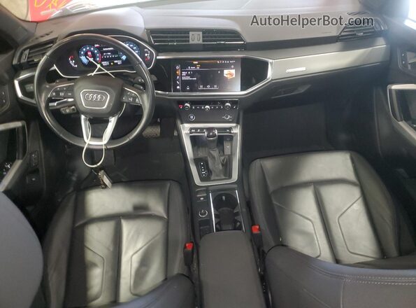 WA1DECF34R1054392 2024 AUDI Q3 Красный Вид панели приборов