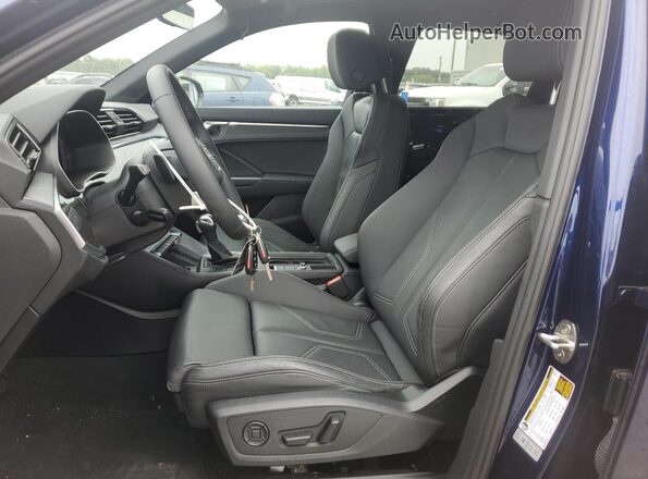 WA1DECF34R1182504 2024 AUDI Q3 Blue Front interior view