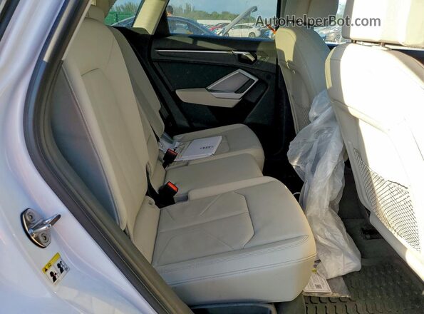 WA1DECF35P1098110 2023 AUDI Q3 White Սալոնի հետևի տեսք