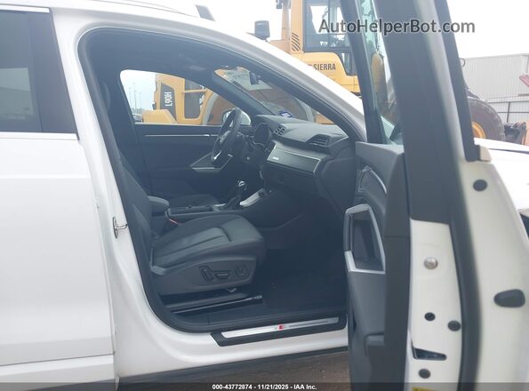 WA1DECF36S1049474 2025 AUDI Q3 White Vista interior delantera