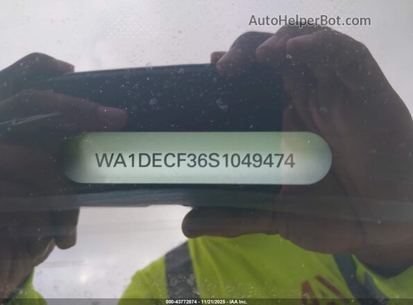 WA1DECF36S1049474 2025 AUDI Q3 White Vista del compartimento del motor