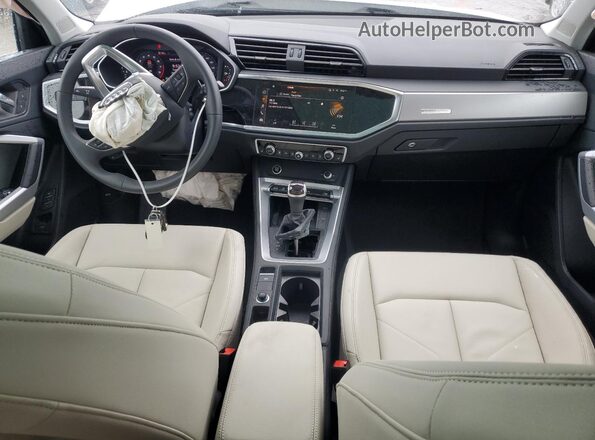 WA1DECF36S1075511 2025 AUDI Q3 White Vista del salpicadero