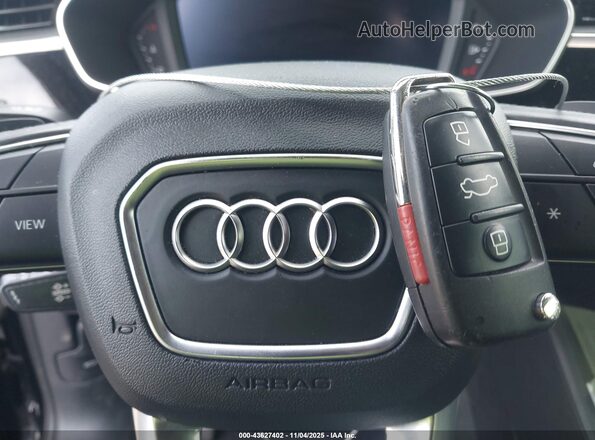 WA1DECF37M1140868 2021 AUDI Q3 Black Vista del salpicadero
