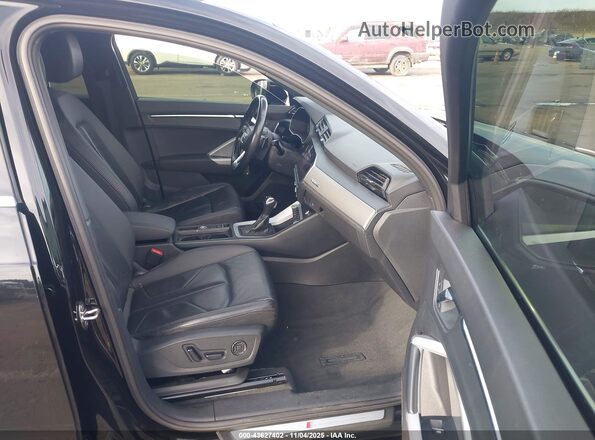WA1DECF37M1140868 2021 AUDI Q3 Black Vista interior delantera