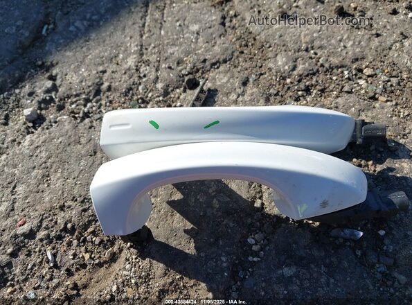 WA1DECF39L1046764 2020 AUDI Q3 White ხელსაწყოთა პანელის ხედი