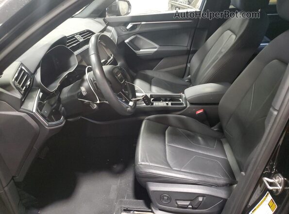 WA1DECF3XM1013998 2021 AUDI Q3 Black Вид салону спереду