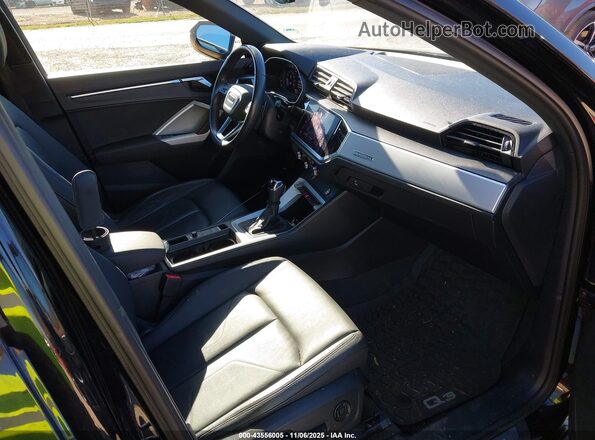 WA1DECF3XM1142050 2021 AUDI Q3 Black Widok wnętrza z przodu