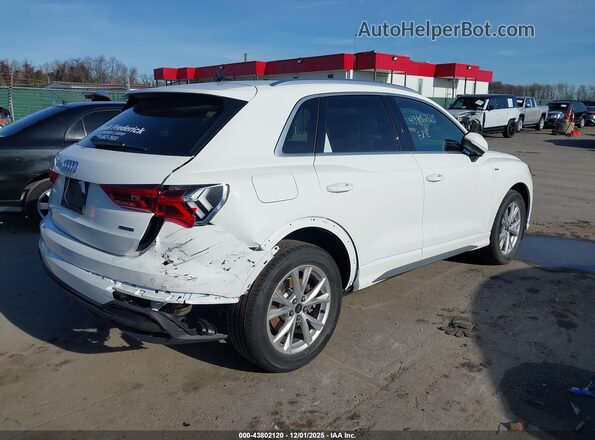 WA1EECF30S1100214 2025 AUDI Q3 White Front view