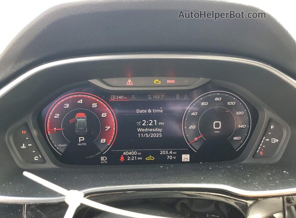 WA1EECF32M1051911 2021 AUDI Q3 Gray Vista del cuadro de instrumentos