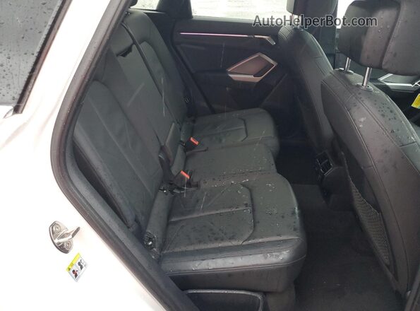 WA1EECF37M1101783 2021 AUDI Q3 White Вид задньої частини салону