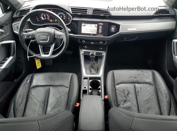 WA1EECF37M1101783 2021 AUDI Q3 White Вид панелі приладів