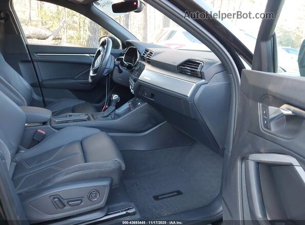 WA1EECF37N1043921 2022 AUDI Q3 Black Вид салону спереду