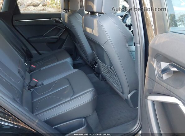 WA1EECF37N1043921 2022 AUDI Q3 Black Вид наклейки з VIN-кодом