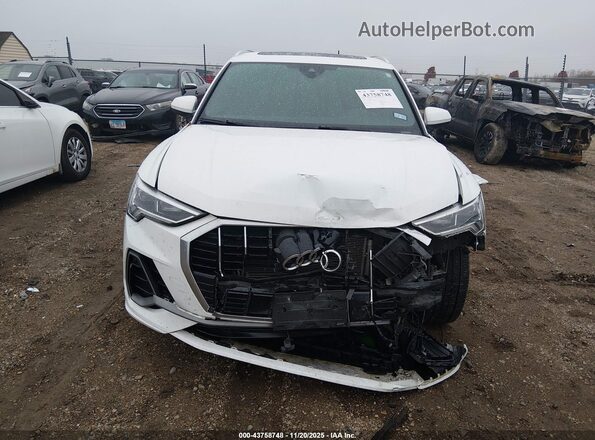 WA1EECF38N1046018 2022 AUDI Q3 White Սալոնի հետևի տեսք