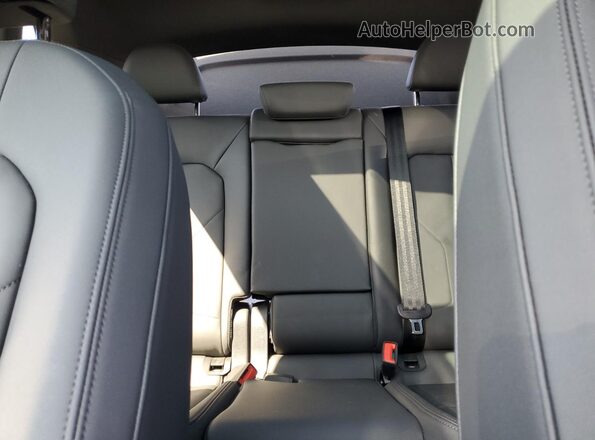 WA1EECF38R1206047 2024 AUDI Q3 White Vista de los asientos traseros
