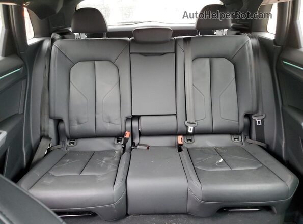 WA1EECF3XN1077285 2022 AUDI Q3 Black Вид задніх сидінь