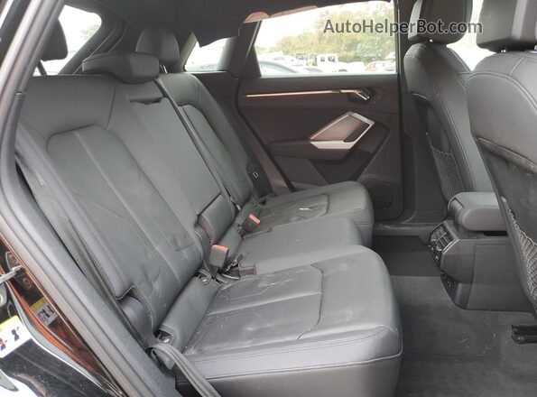 WA1EECF3XN1077285 2022 AUDI Q3 Black Вид задньої частини салону
