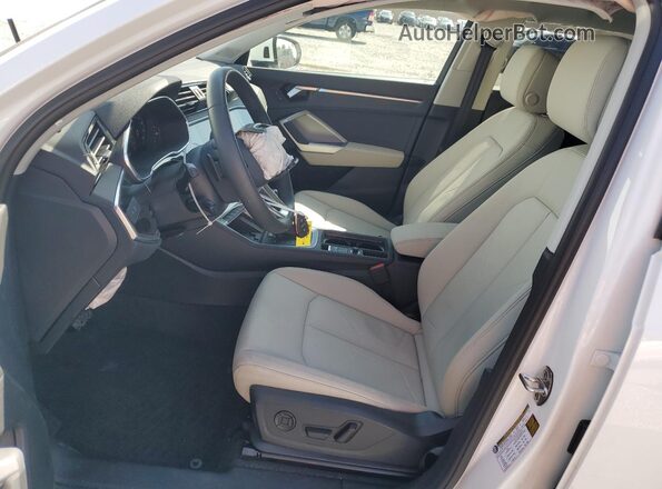 WA1EEDF34S1037947 2025 AUDI Q3 White Вид салону спереду