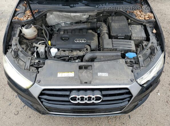 WA1EFCFS2GR020586 2016 AUDI Q3 Black Vista del compartimento del motor
