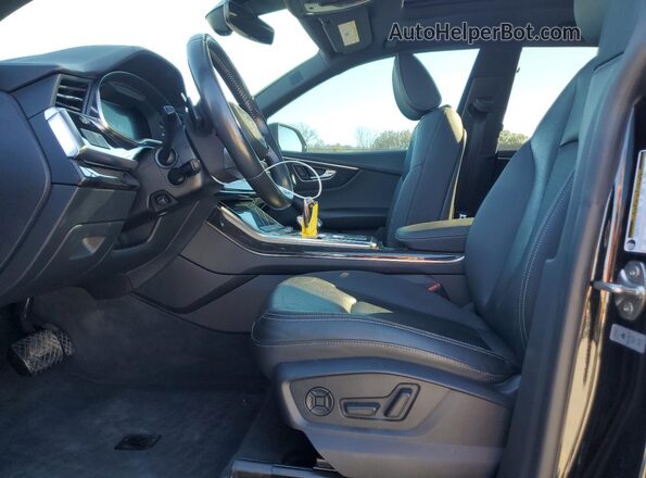 WA1EVAF10LD025517 2020 AUDI Q8 Black წინა სალონის ხედი