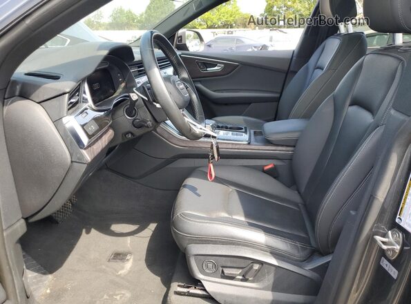 WA1EVAF13MD007143 2021 AUDI Q8 Gray Front interior view