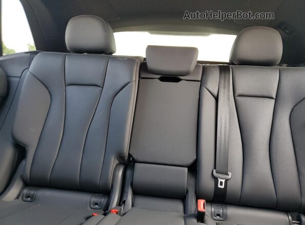 WA1EVAF13MD007143 2021 AUDI Q8 Gray Rear seats view
