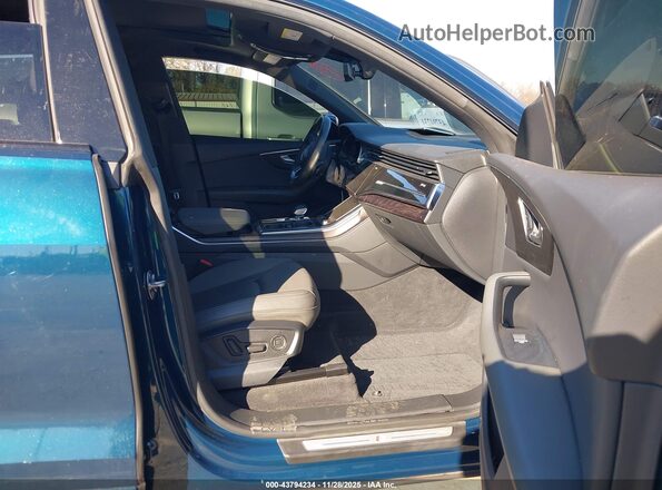 WA1EVAF13MD027425 2021 AUDI Q8 Blue წინა სალონის ხედი
