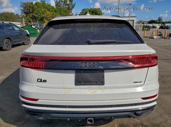 WA1EVAF13MD042409 2021 AUDI Q8 White Vista trasera