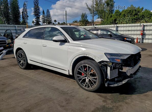 WA1EVAF13MD042409 2021 AUDI Q8 White Delantero derecho