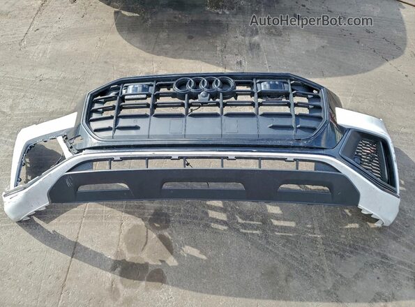 WA1EVAF13MD042409 2021 AUDI Q8 White Vista de la etiqueta del VIN