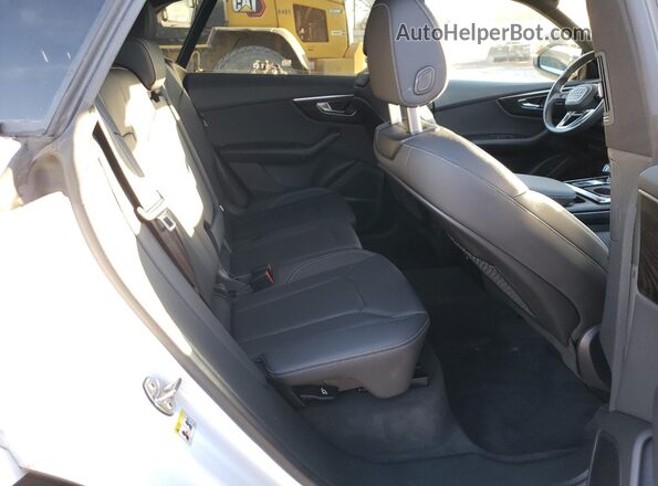 WA1EVAF15MD013980 2021 AUDI Q8 White Սալոնի հետևի տեսք