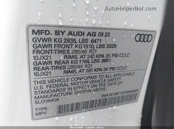 WA1EVBF12PD000825 2023 AUDI Q8 White ძრავის განყოფილების ხედი