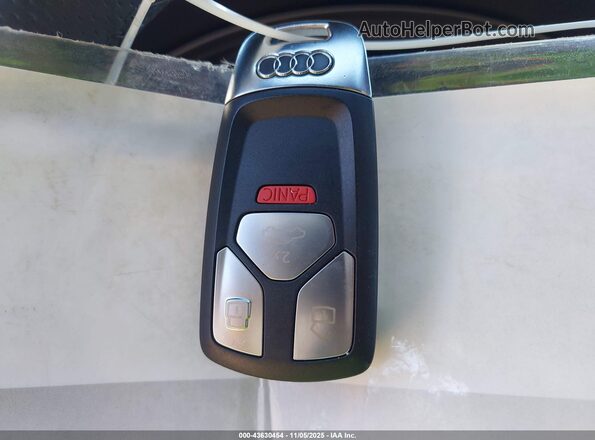 WA1F2AFY6R2054731 2024 AUDI Q5 White Vista del salpicadero