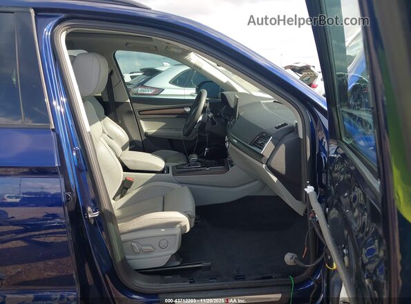 WA1FAAFY2N2014109 2022 AUDI Q5 Синий Вид салона спереди