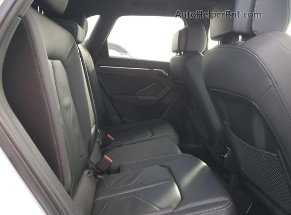 WA1FECF34K1067660 2019 AUDI Q3 White Vista interior trasera