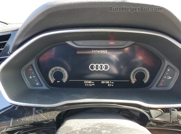 WA1FECF34K1067660 2019 AUDI Q3 White Vista del cuadro de instrumentos