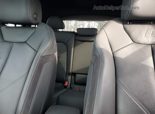 WA1FECF34K1067660 2019 AUDI Q3 White Vista de los asientos traseros
