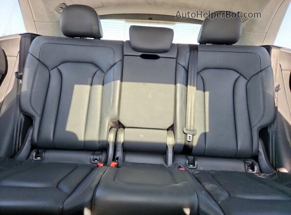 WA1FVAF10LD002307 2020 AUDI Q8 Blue Rear seats view