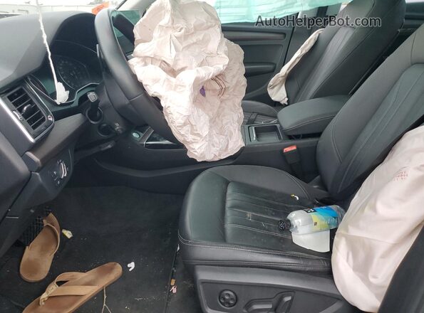 WA1GAAFY3N2002264 2022 AUDI Q5 Black Front interior view