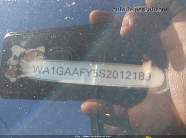 WA1GAAFY5S2012189 2025 AUDI Q5 Blue Widok komory silnika