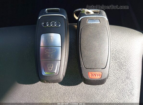 WA1H2BFZ6NP052952 2022 AUDI Q4 Gray Vista del salpicadero
