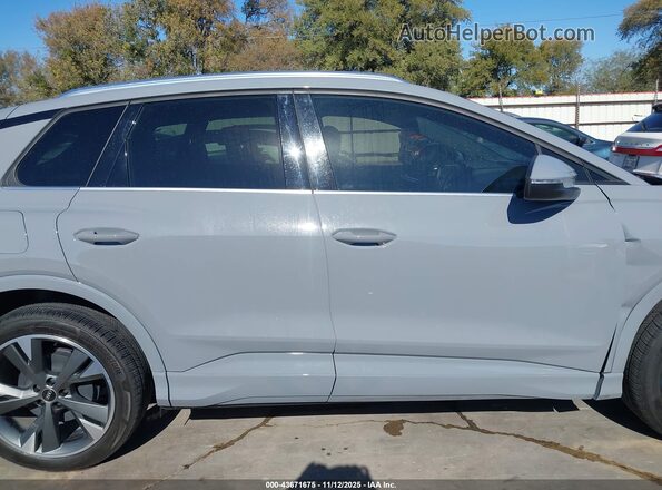 WA1H2BFZ6NP052952 2022 AUDI Q4 Gray Vista interior de 360 grados