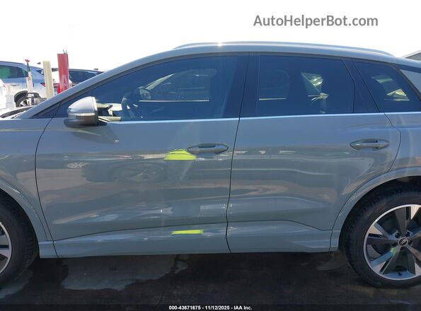 WA1H2BFZ6NP052952 2022 AUDI Q4 Gray 